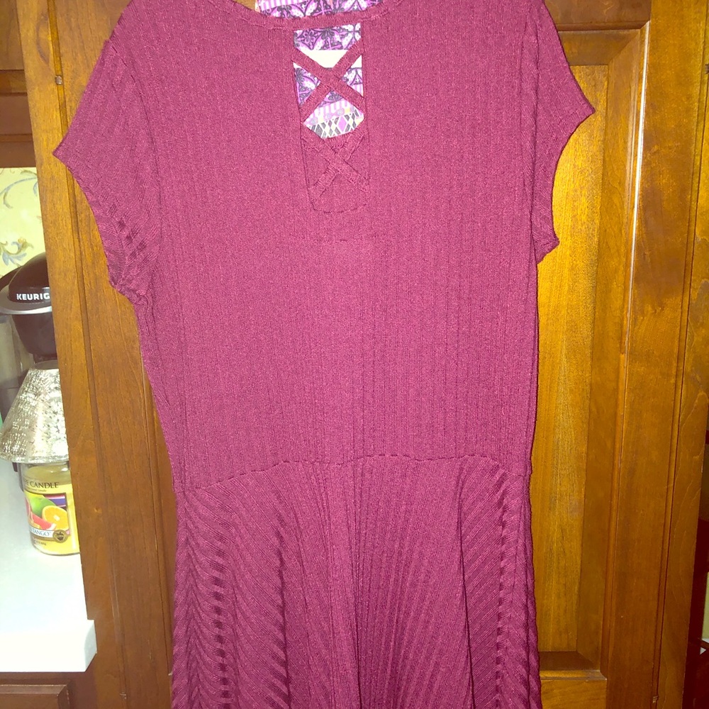 Simple maroon dress with scarf